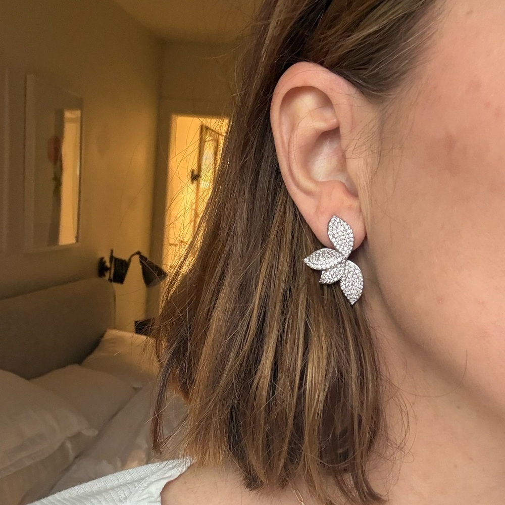 Elegant Silver Leaf Earrings